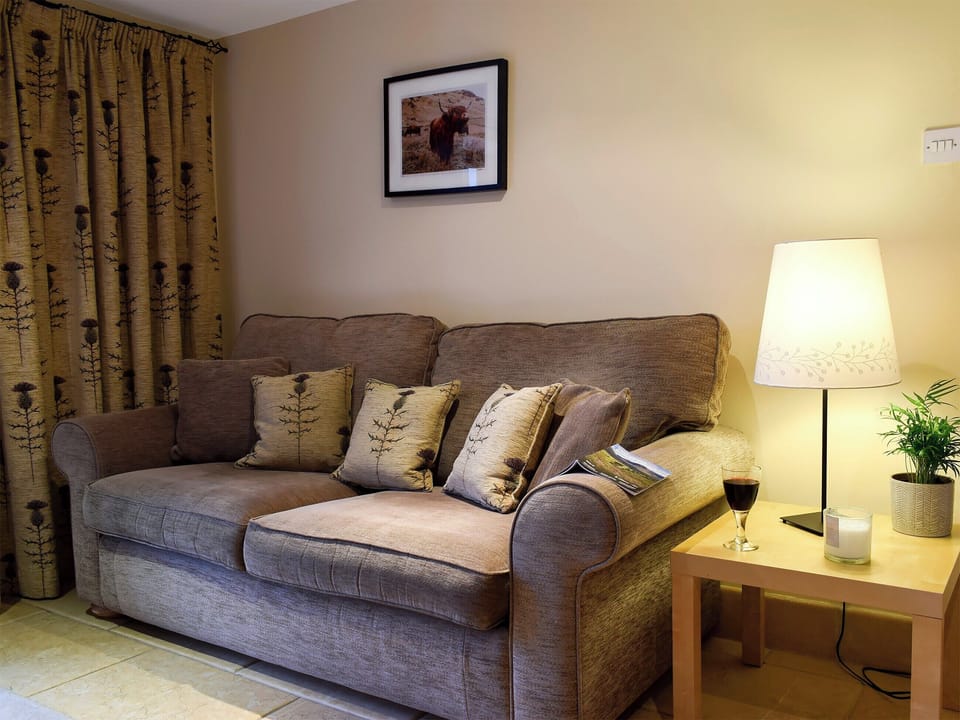 Living and dining room | The Bothy - The Inn Cottages, Muckhart, near Gleneagles