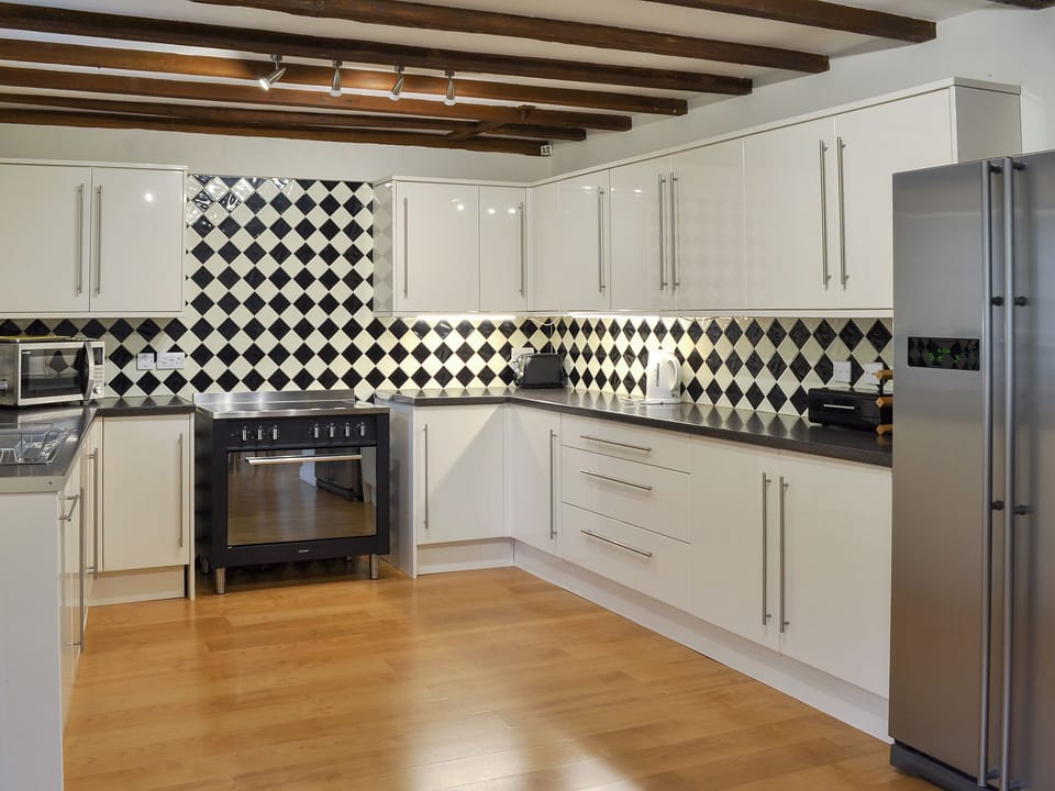 Well equipped kitchen | The Old Stables, Standon