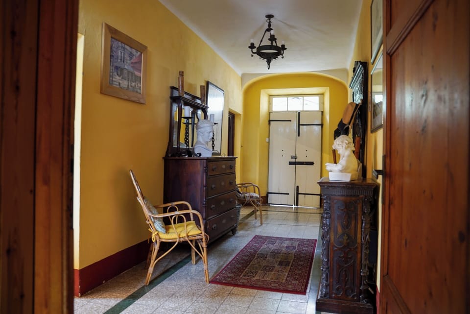 Entrance hall looking at front door