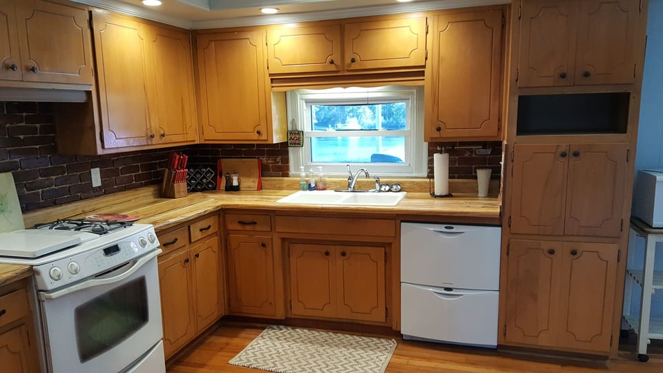 Complete kitchen