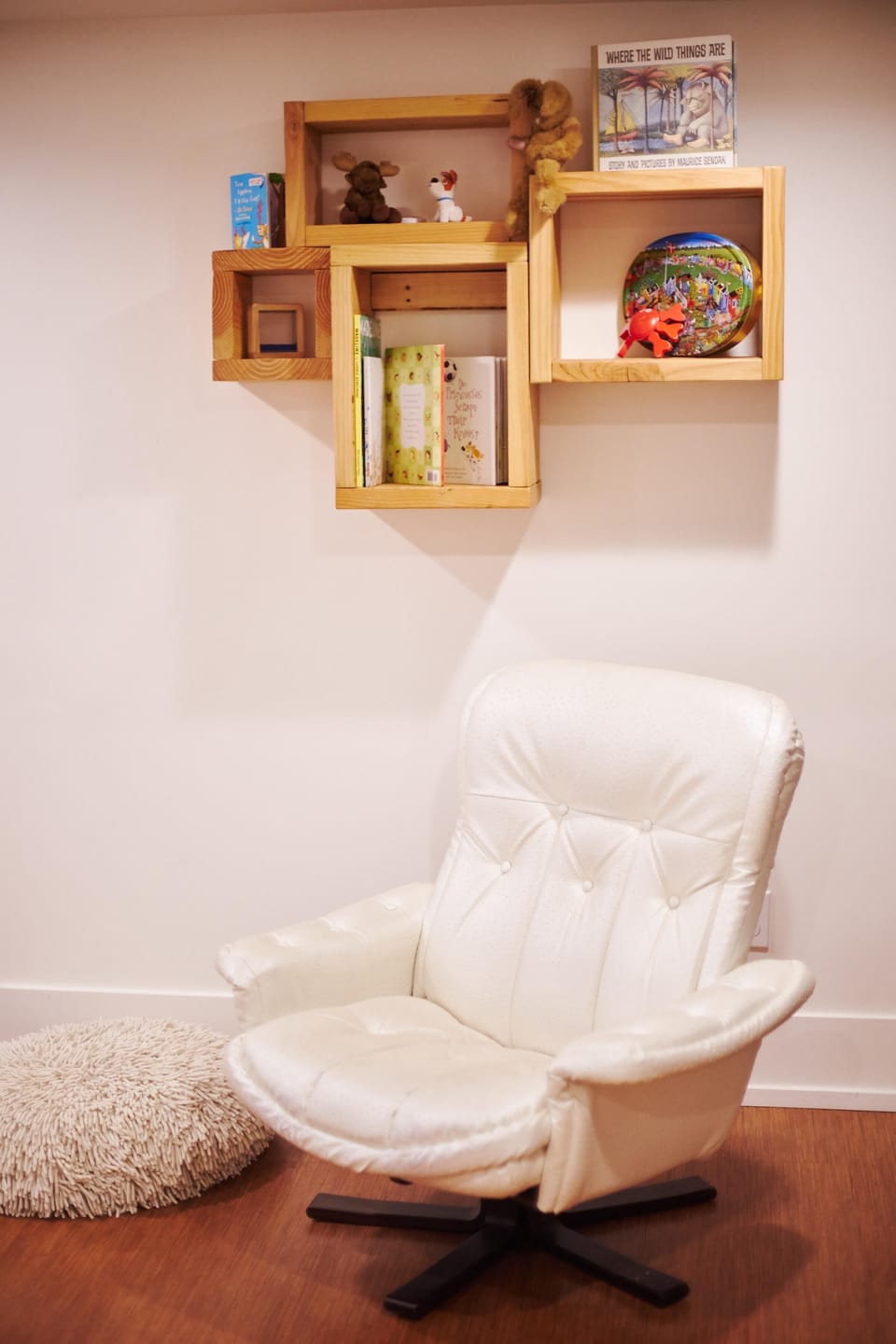 Cozy areas to be all together and break out into smaller groups are throughout.