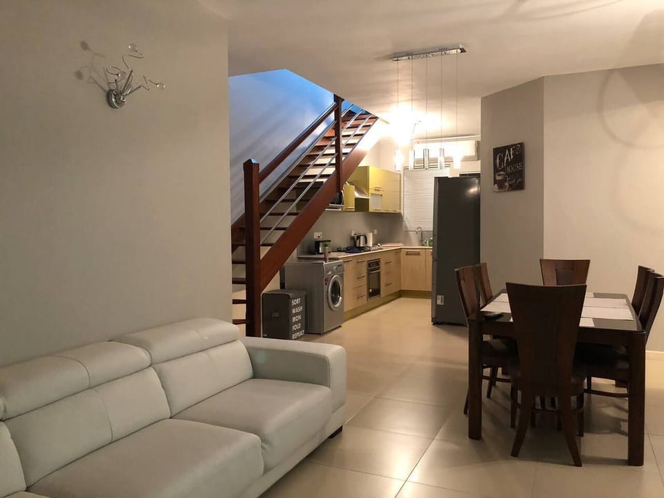 Living and dining 