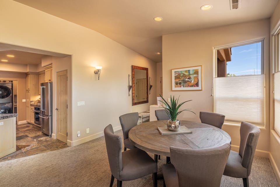 Dining area with seating for 6