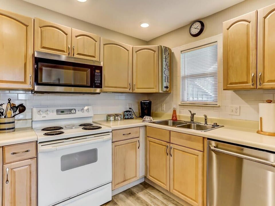 Fully Equipped Kitchen with Keurig