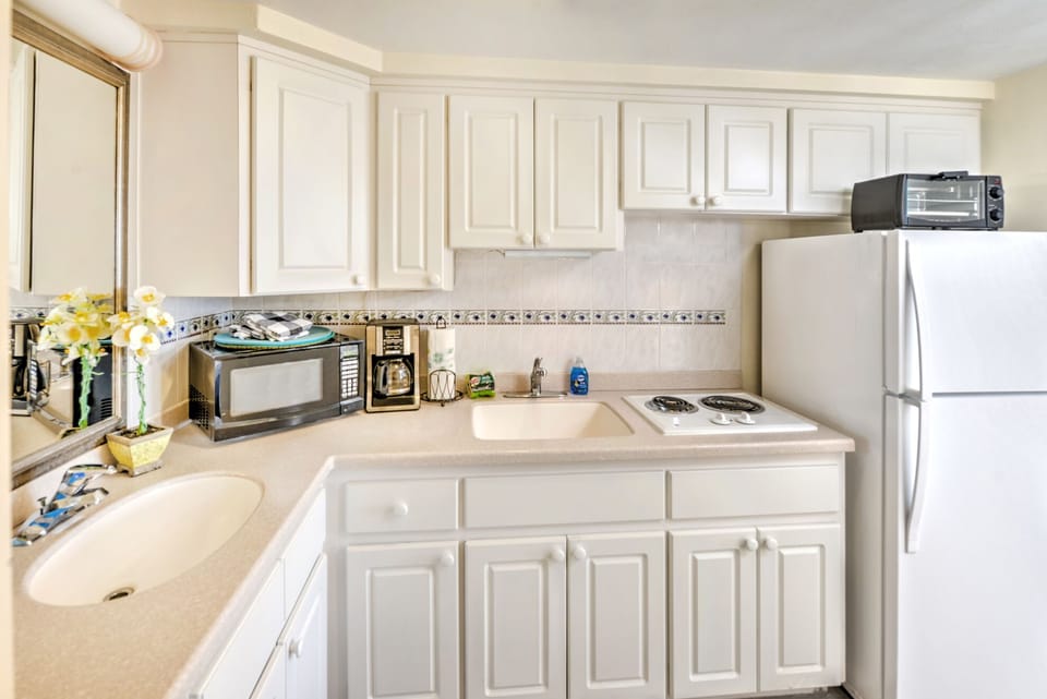 Save money on dining out with your full kitchenette.