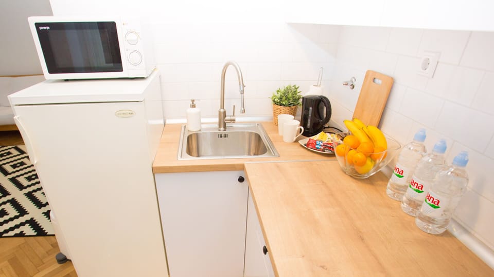 Fully equipped kitchen.
