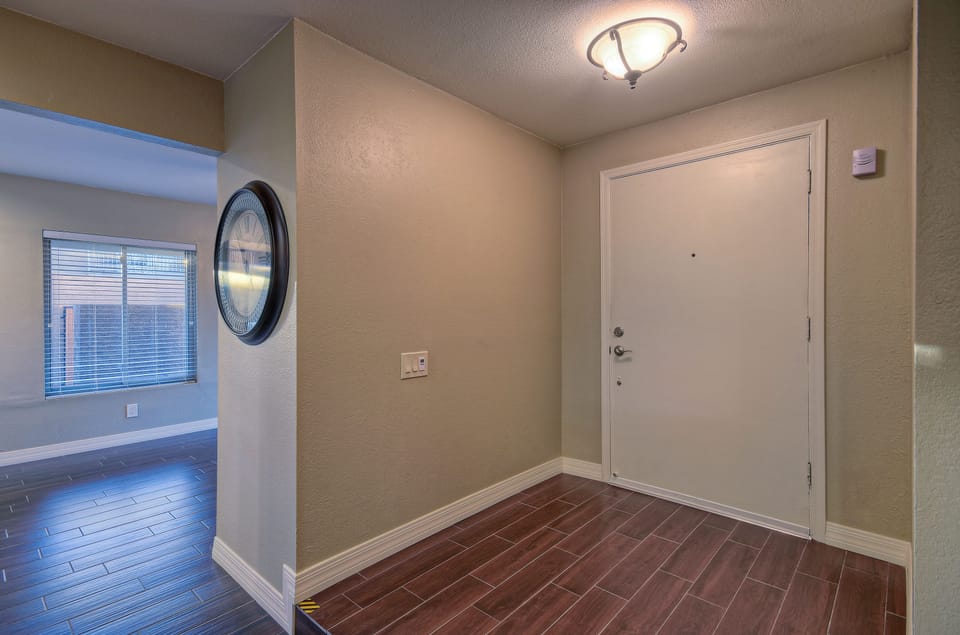Front entrance to Tempe Lake home with private heated pool, kayaks and fishing gear.