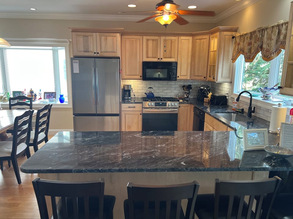 Newly renovated kitchen in Spring 2025