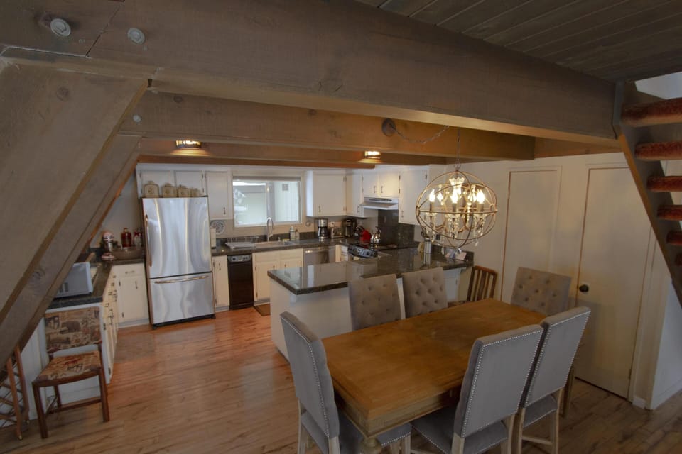 Kitchen/Dining Area