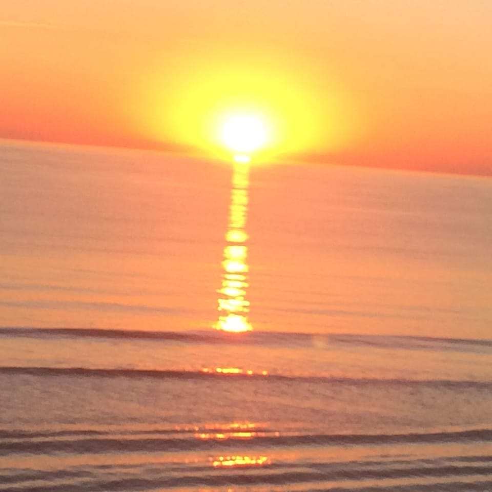 Wake up to this every morning watch the sunrise. 