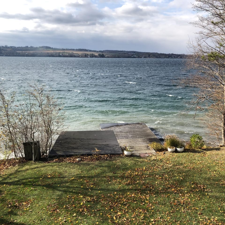 Skaneateles Cottage, on the lake!! East Lake Sun!,- Charming!! House in Skaneateles Lake