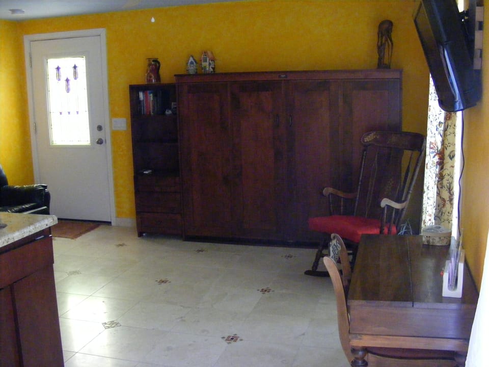 Murphy bed closed