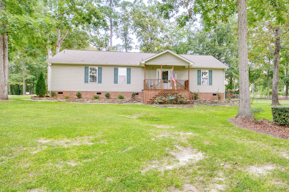 Chapin Vacation Rental Home | 3BR | 2BA | 1,800 Sq Ft | Stairs Required to Enter