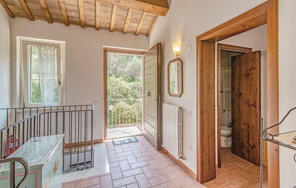 Property, Room, Building, House, Real Estate, Floor, Home, Ceiling, Door, Interior Design