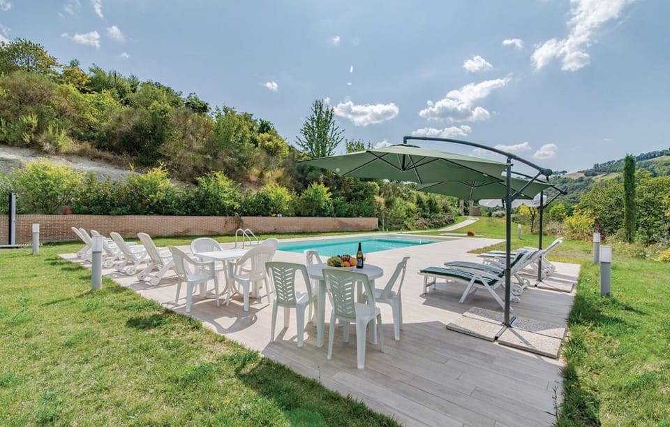 Property, Real Estate, Natural Landscape, House, Estate, Residential Area, Building, Swimming Pool, Backyard, Home