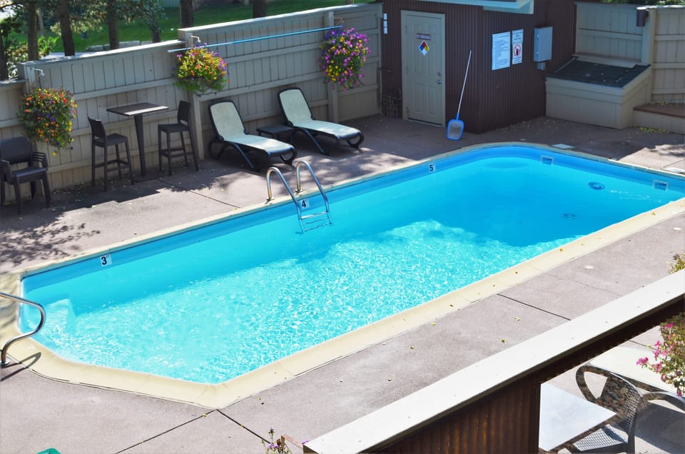 Pool and Hot tubs- Pool Closed in Winter**