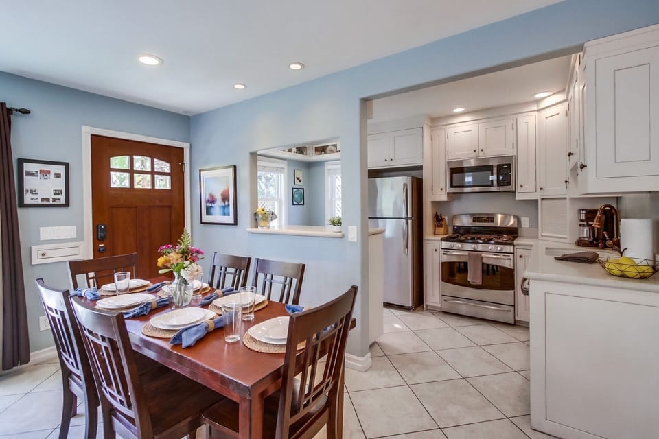 Entry and dining table