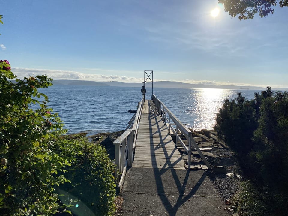 Deep water dock can hold boats up to 30'.  Must register at time of booking