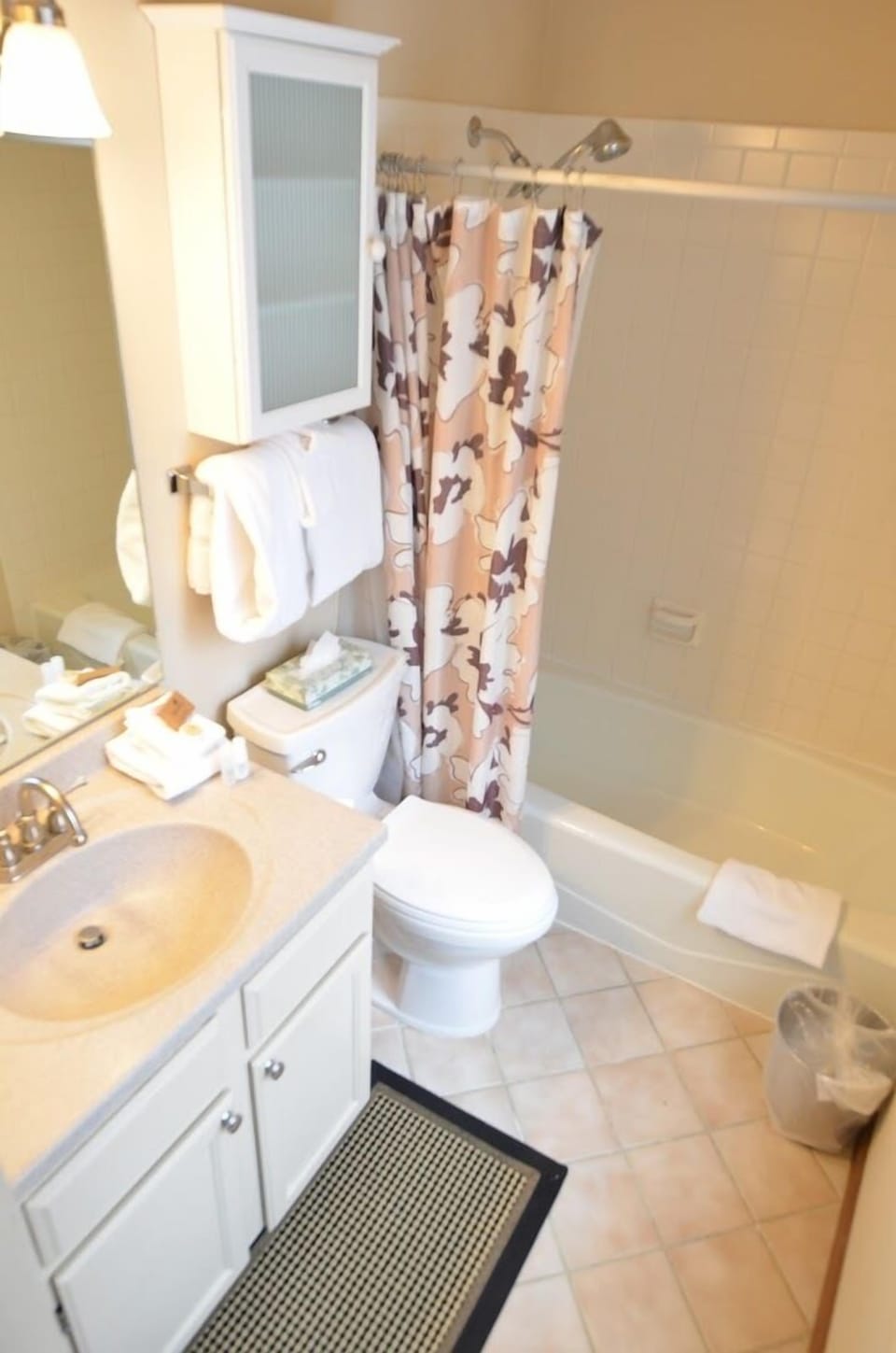 Second Bedroom Private Bath - Private bathroom for the second bedroom has a bath tub and shower.