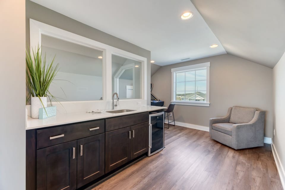 Wet Bar in Loft on Fourth Level