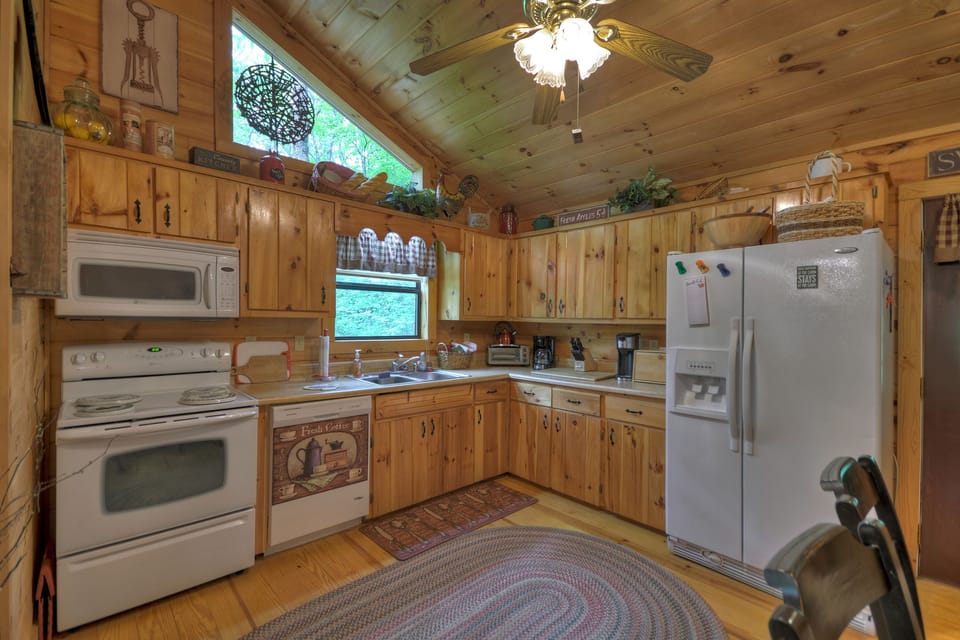 Fully Equipt Kitchen