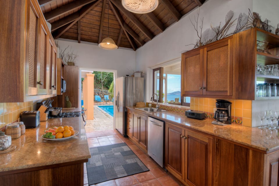 The fully equipped kitchen of an excellent cook who enjoys preparing meals 
