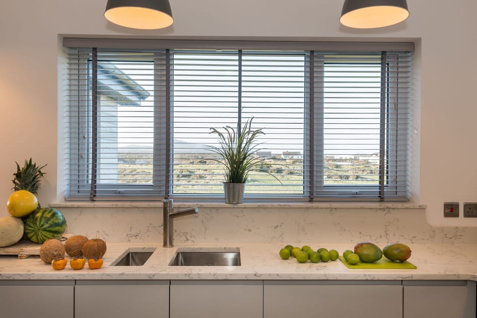 Cadair Arthur kitchen window