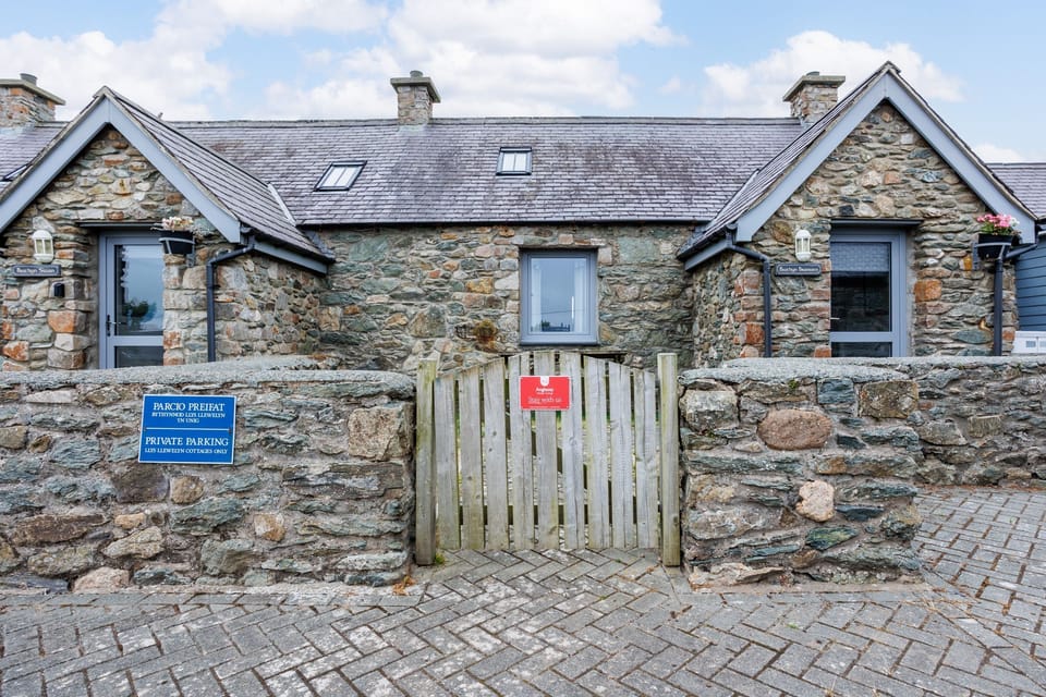 Bwthyn Branwen Front Door