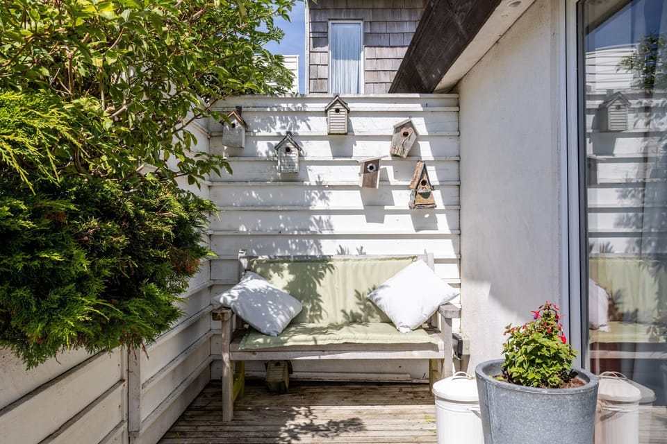 Owain's Lake View - outside spot - Llanfaelog