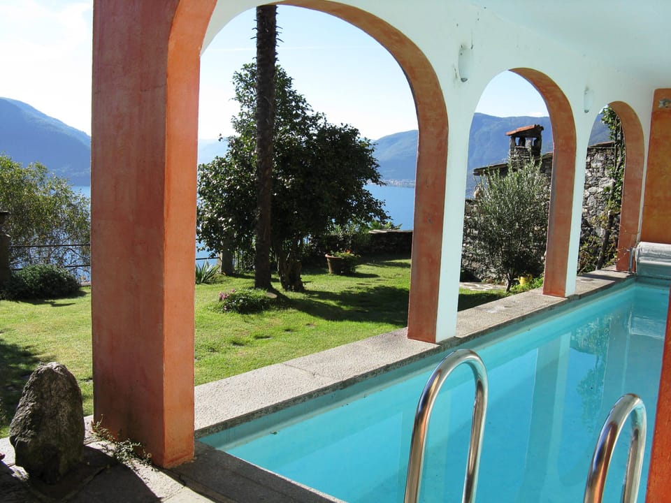 covered Pool ca. 2 x 7 meters