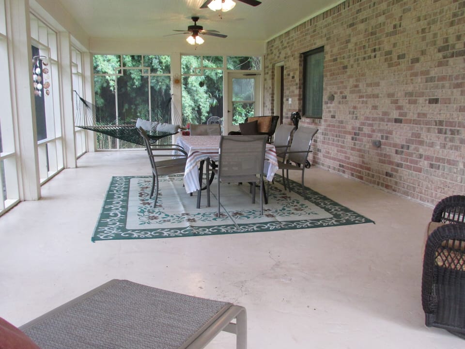 Screened in Porch