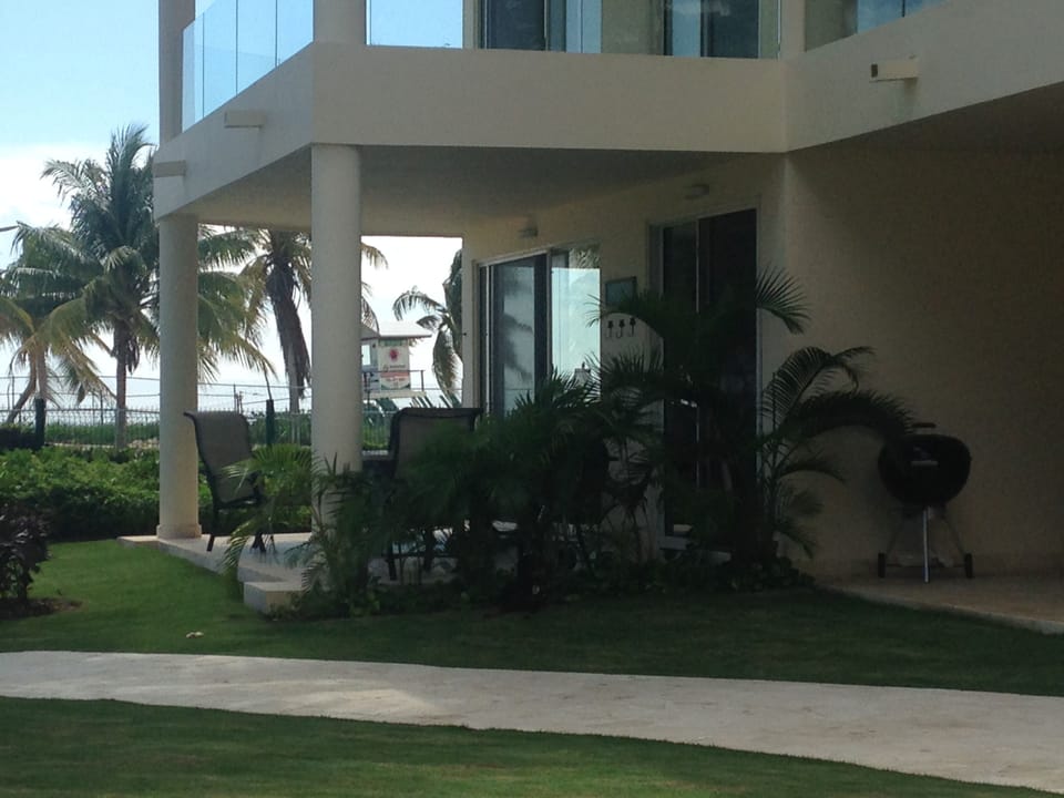 Garden House 1 is the closest to both the pool and ocean. Private patio with BBQ