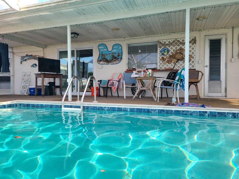 My favorite place. Smart TV. Heated pool. Relax