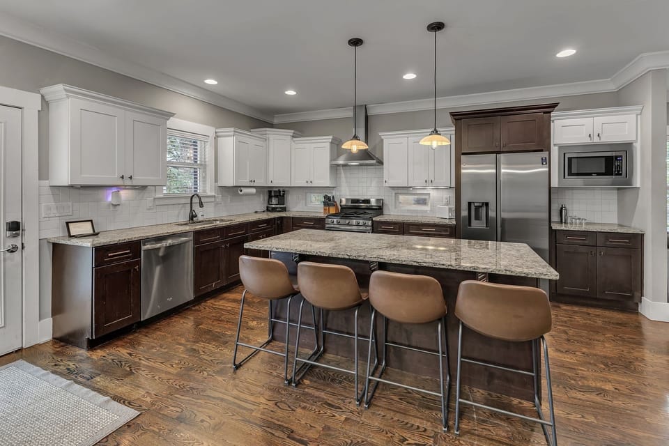 Kitchen Island for Hosting large groups / catering