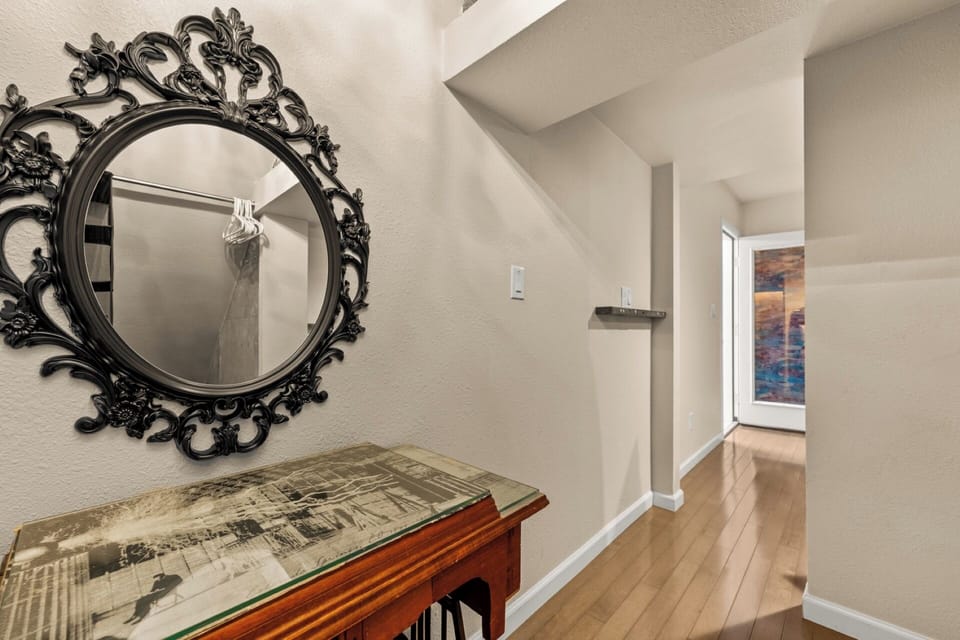Basement queen bedroom with quality mattress and bedding  + secret bistro patio