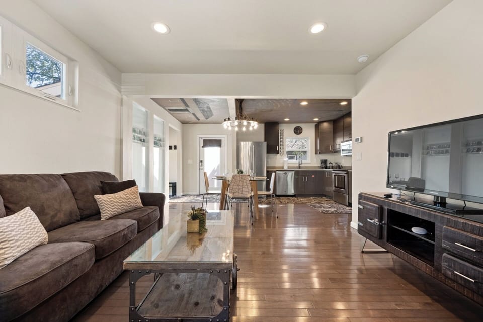 Relaxing living room with Smart TV & Queen sofa sleeper