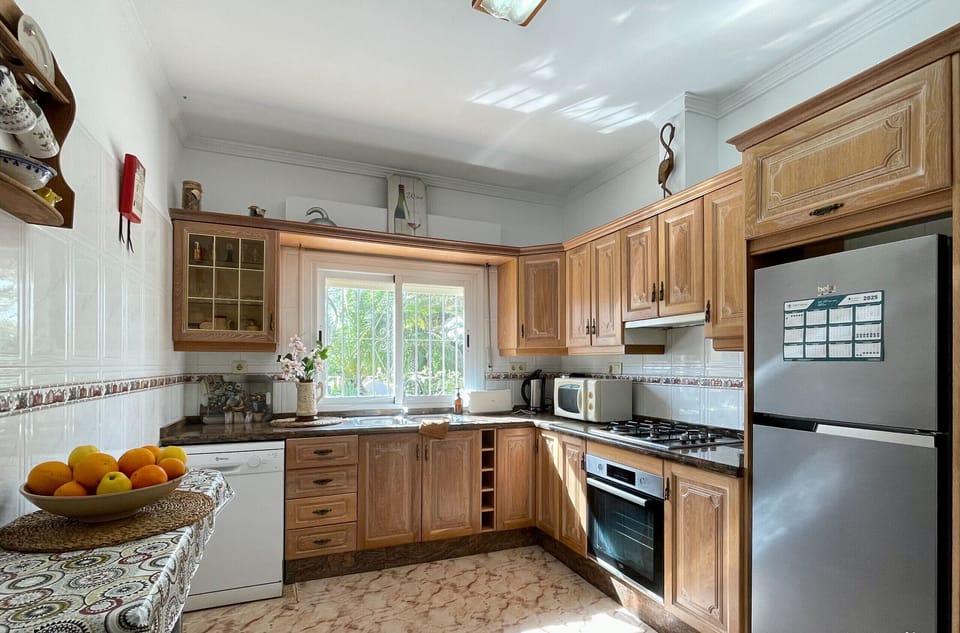 The fully equipped kitchen - ready for any dish, big or small.