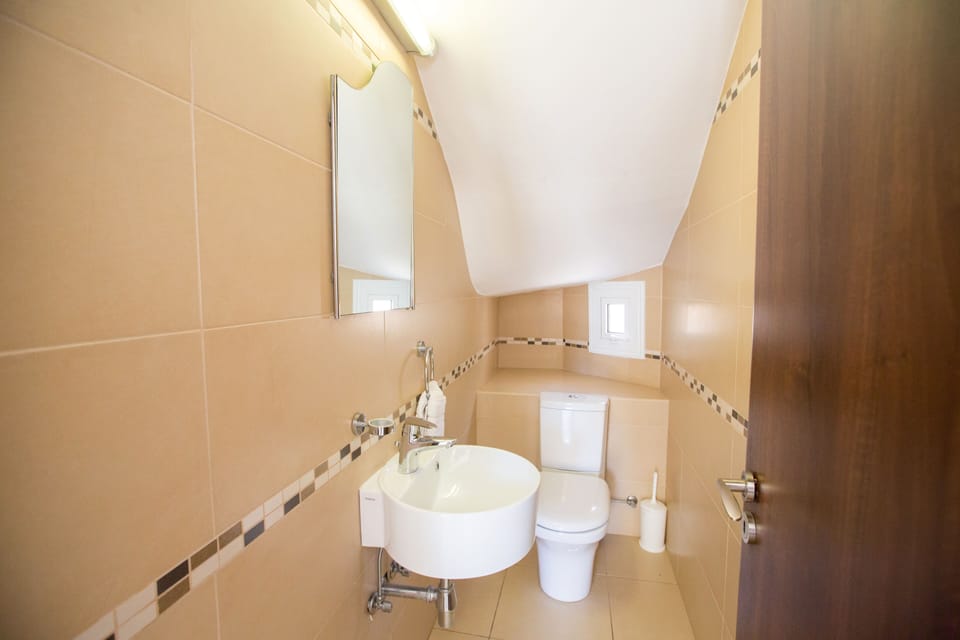 Ground Floor WC