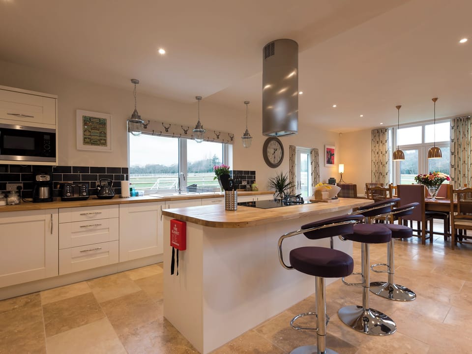 Spacious, modern fitted kitchen | The Haybarn - Bedborough Farm Cottages, Wimborne
