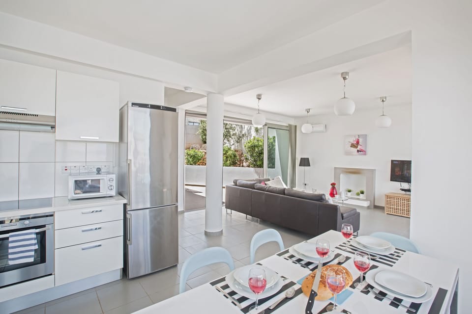 Kitchen and dining area