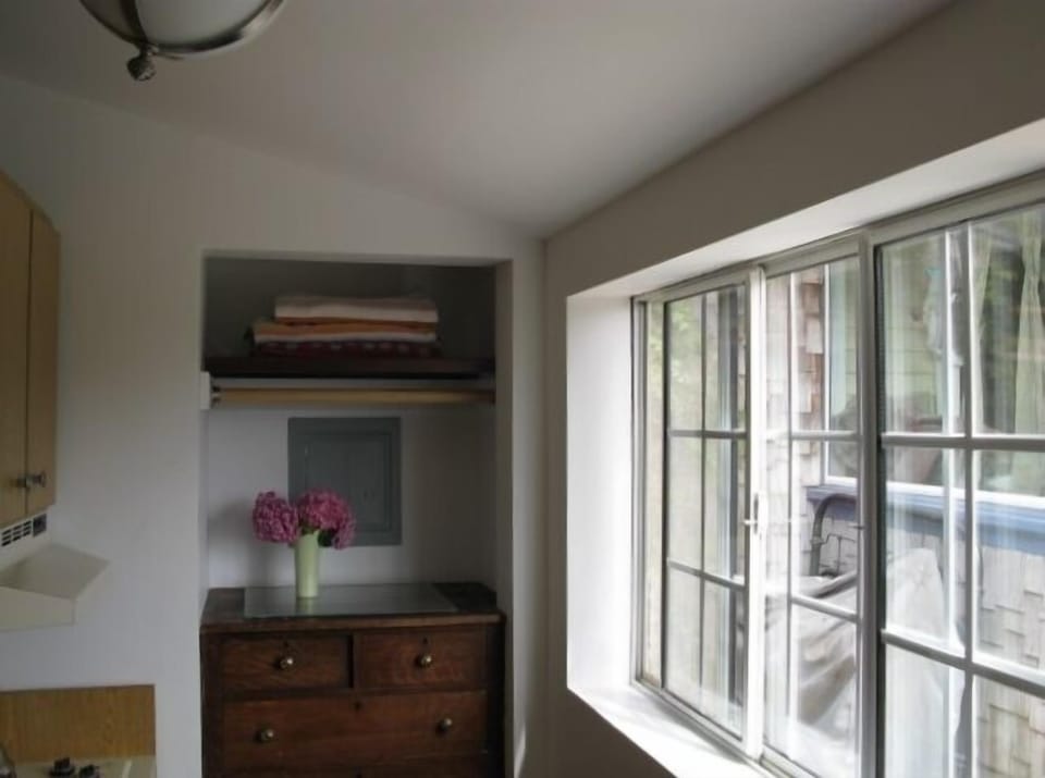 Kitchenette 2