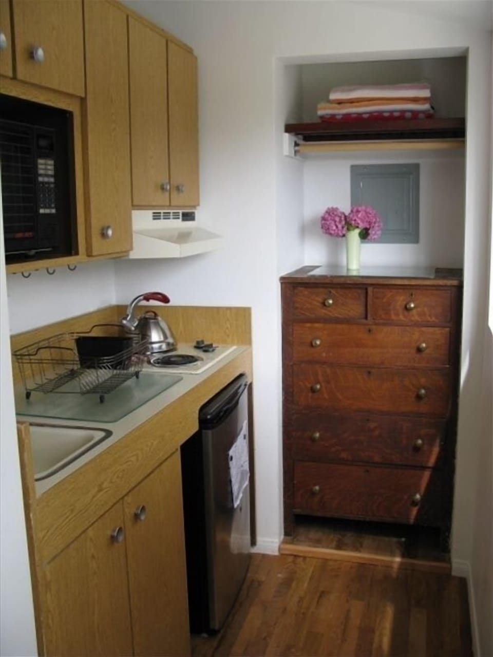 Kitchenette 1