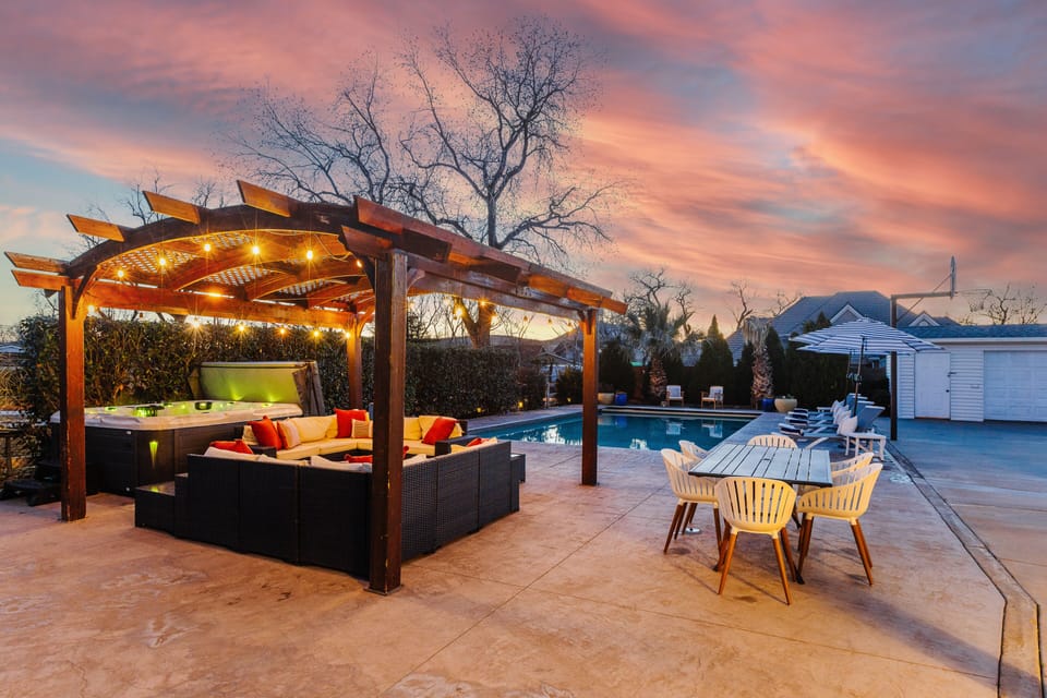 Enjoy the backyard and all it has to offer at any time of the day!