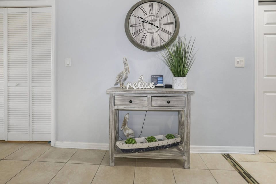 Coastal Decor throughout the Unit