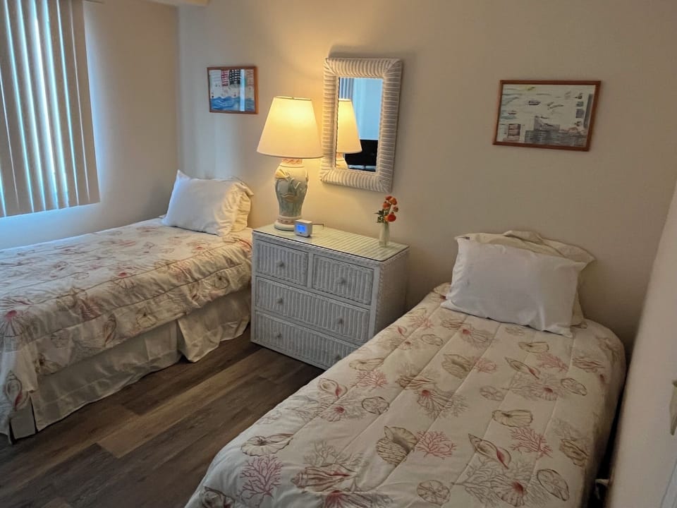 Bedroom #2 - 2 twin beds