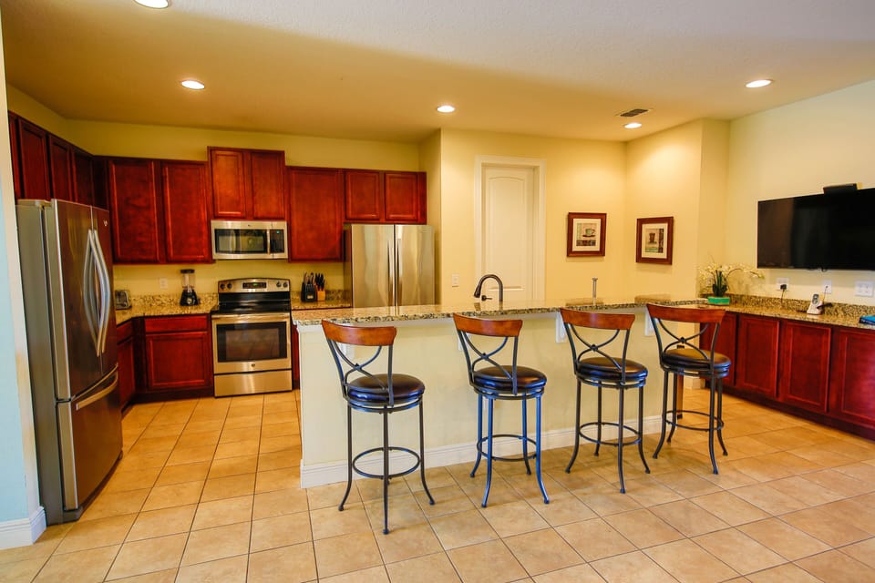 Fully equipped Kitchen with 2 full size fridge and 2 dishwashers