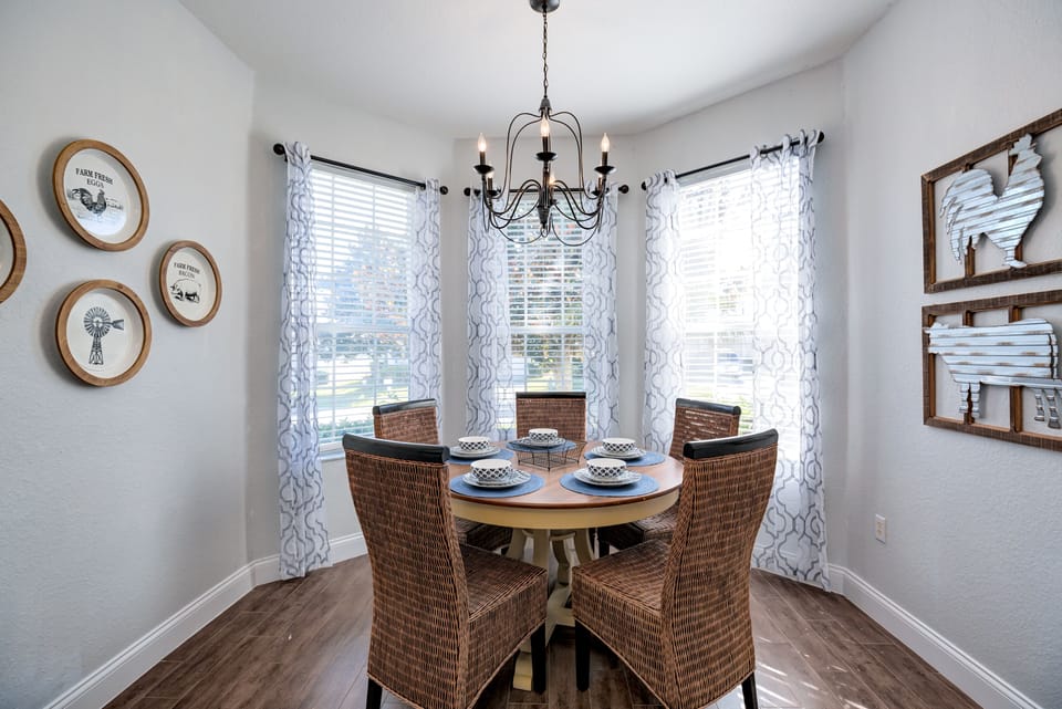 Eat in kitchen with seating for 5.