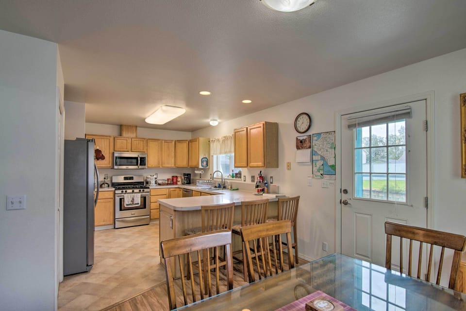 Kitchen | Dishwasher | Stainless Steel Appliances | Drip Coffee Maker