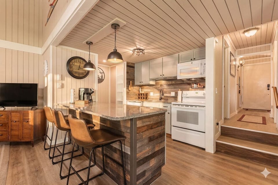 Modern kitchen with everything you need for a seamless stay