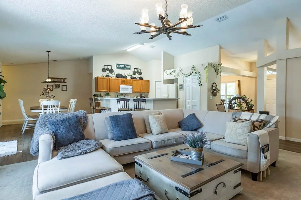 Spacious Living area with Roku TV, board games and children's books 
